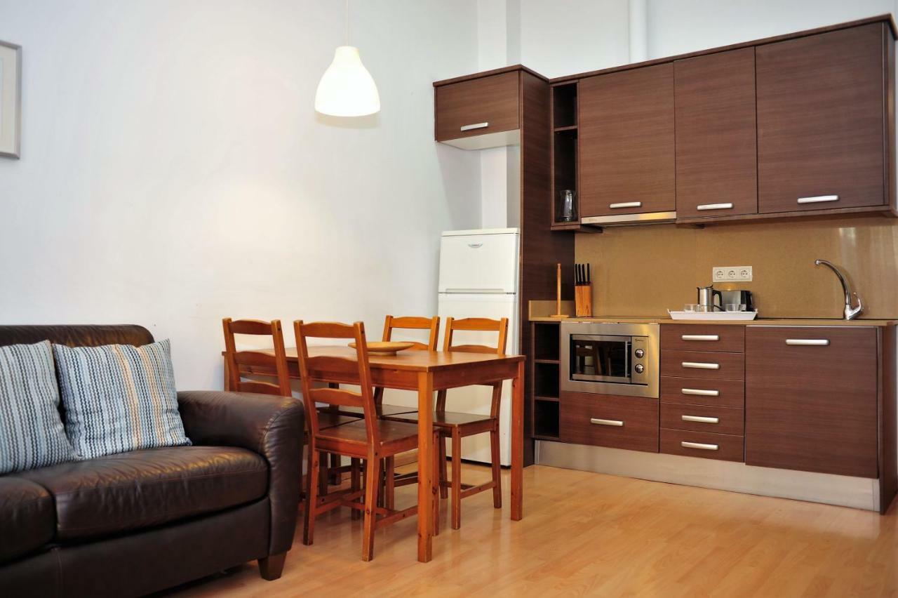 Apartamentos Bejar บาร์เซโลนา ภายนอก รูปภาพ